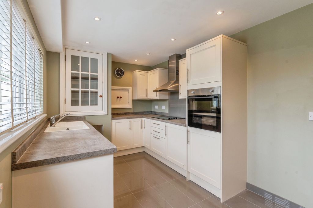Property photo 3 of 26 Pbox-Img.Jpg