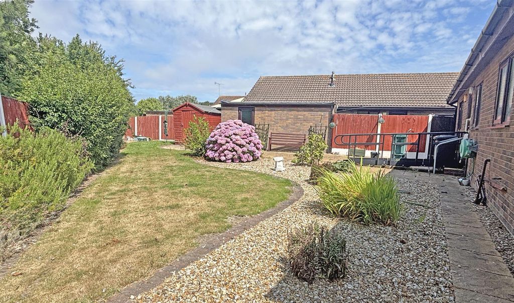 Property photo 2 of 24 Garden View 2.Jpg
