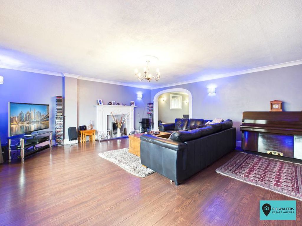 Property photo 2 of 25 Living Room