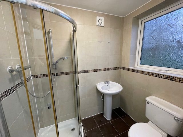 Property photo 3 of 9 Shower Room