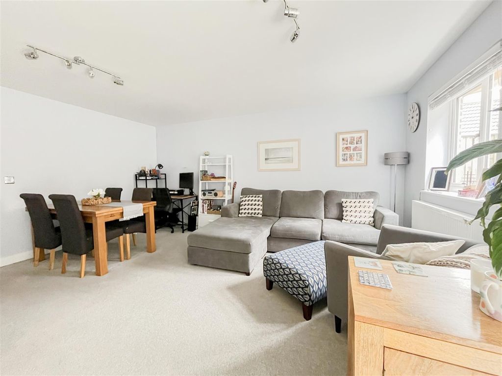 Property photo 3 of 20 Sitting Room