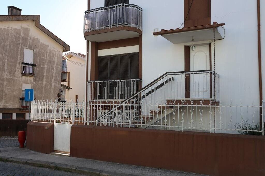 Property photo 1 of 29 3+1 Bedroom House In Bairro Do Cedro