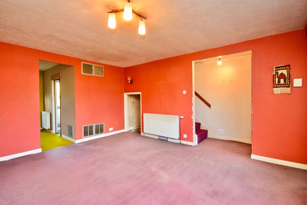 Property photo 3 of 28