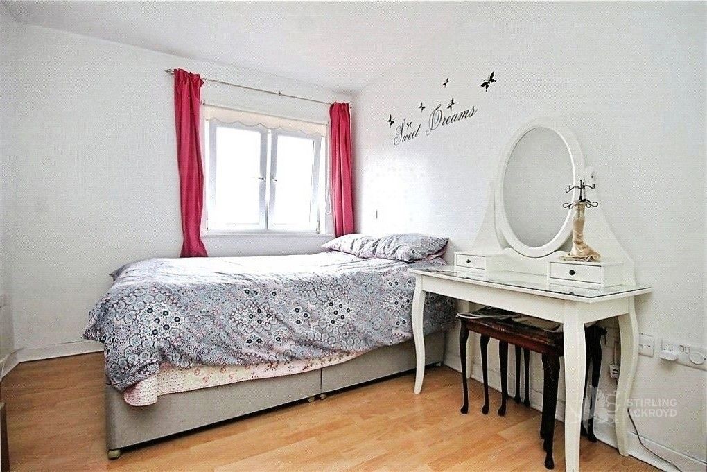Property photo 3 of 8 Bedroom