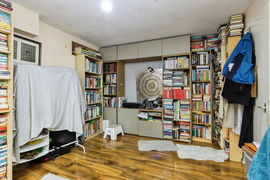 Property photo 3 of 16 Photo