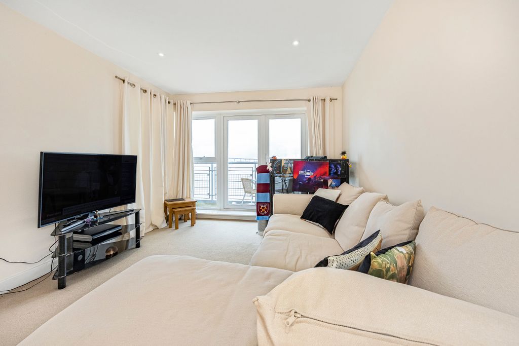 Additional image 5 of 2 bed flat for saleCarmichael Avenue, Greenhithe DA9