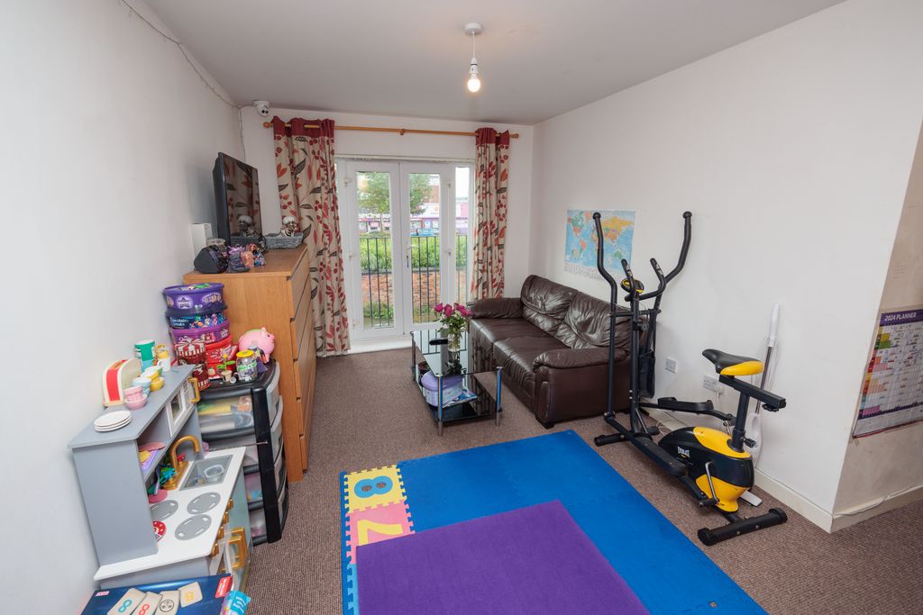 Property photo 2 of 21
