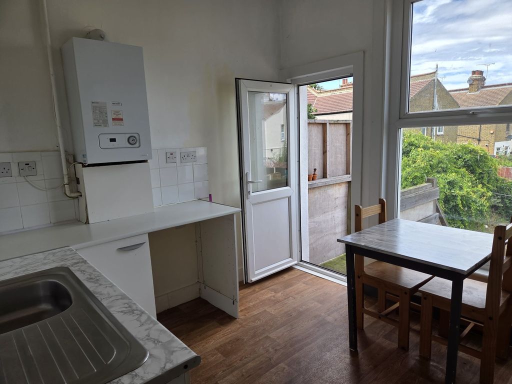 Property photo 2 of 4