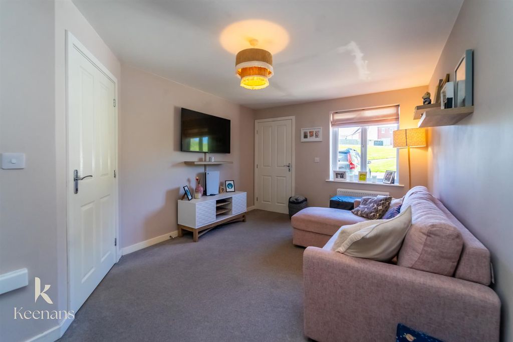 Property photo 2 of 32 Chestnut-4.Jpg