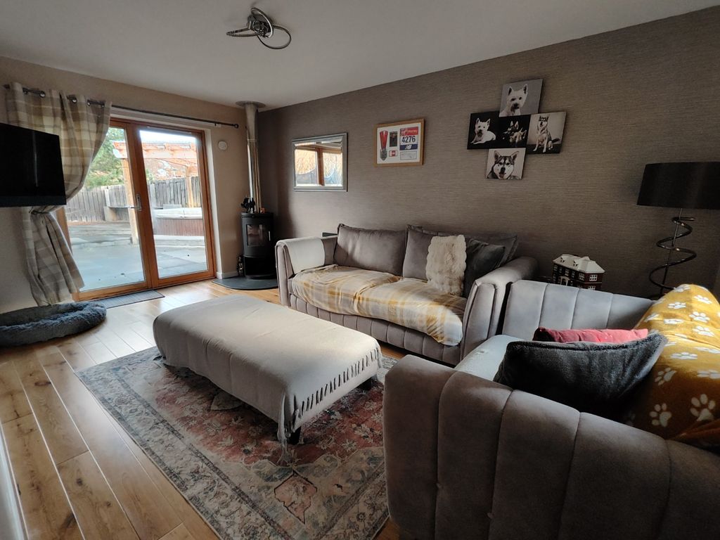 Property photo 2 of 21