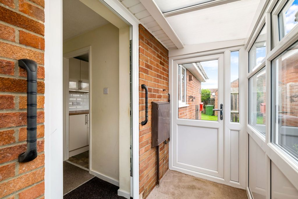 Property photo 2 of 27