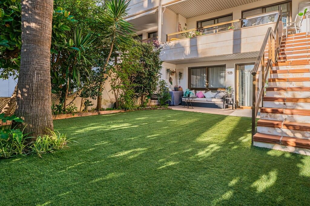 Property photo 2 of 17 Garden Exterior