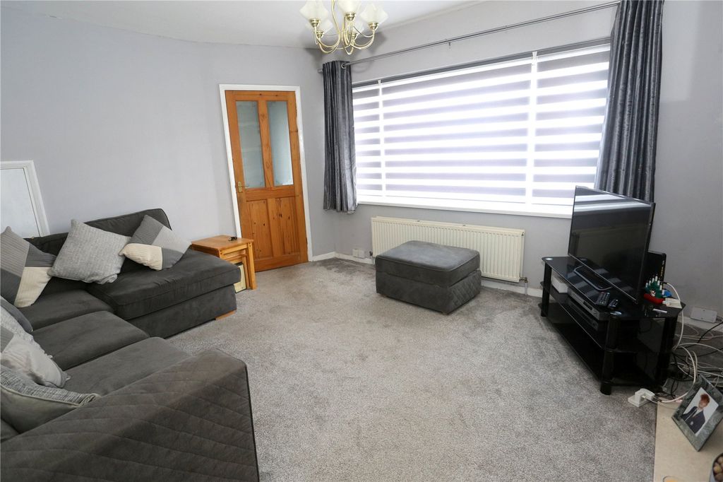 Property photo 3 of 18 Picture No. 05