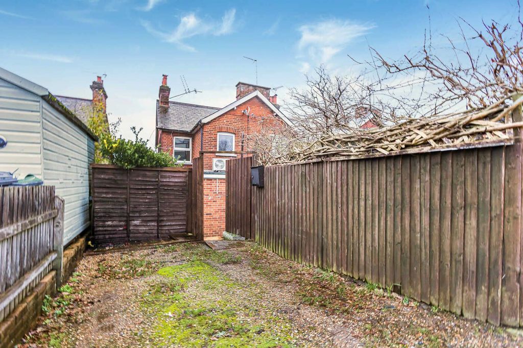 Property photo 2 of 25