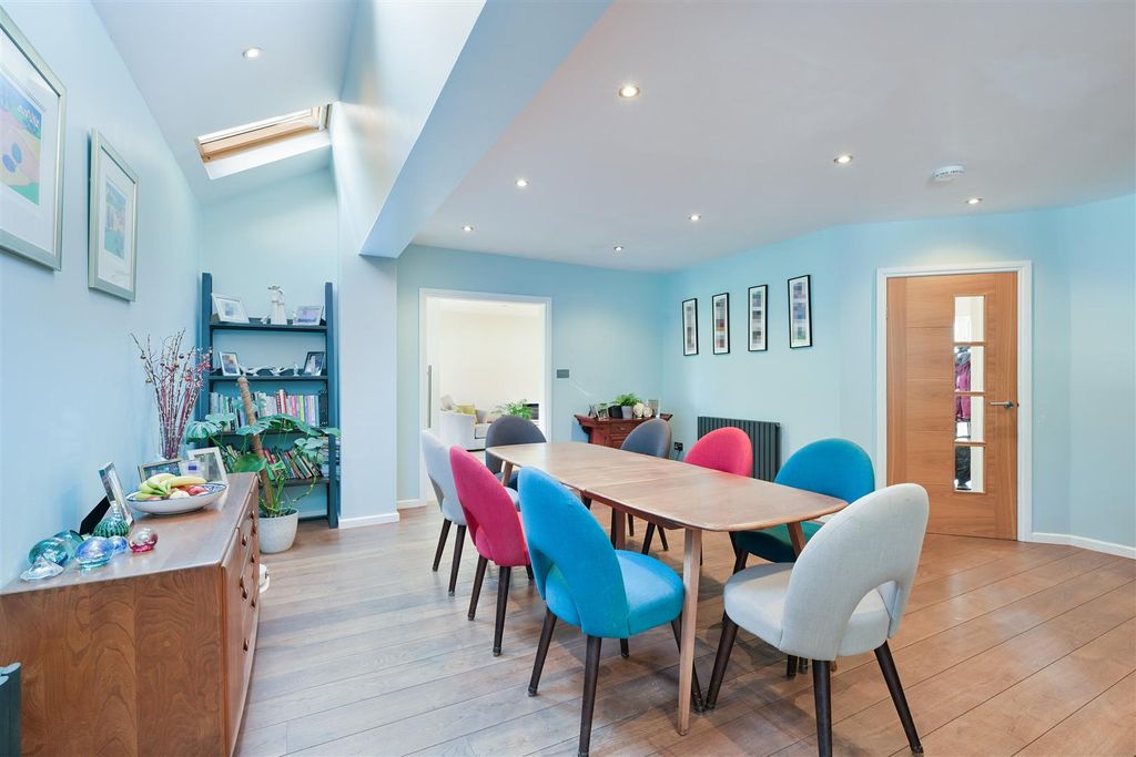Additional image 7 of 5 bed detached house for saleGarden Walk, Coulsdon CR5
