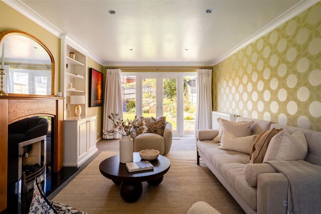 Additional image 6 of 4 bed detached house for saleBeaufort Close, Reigate RH2