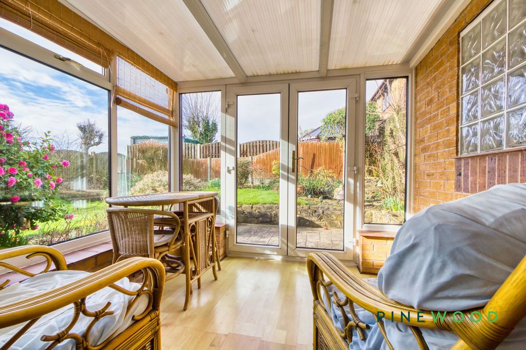 Property photo 2 of 18 Conservatory