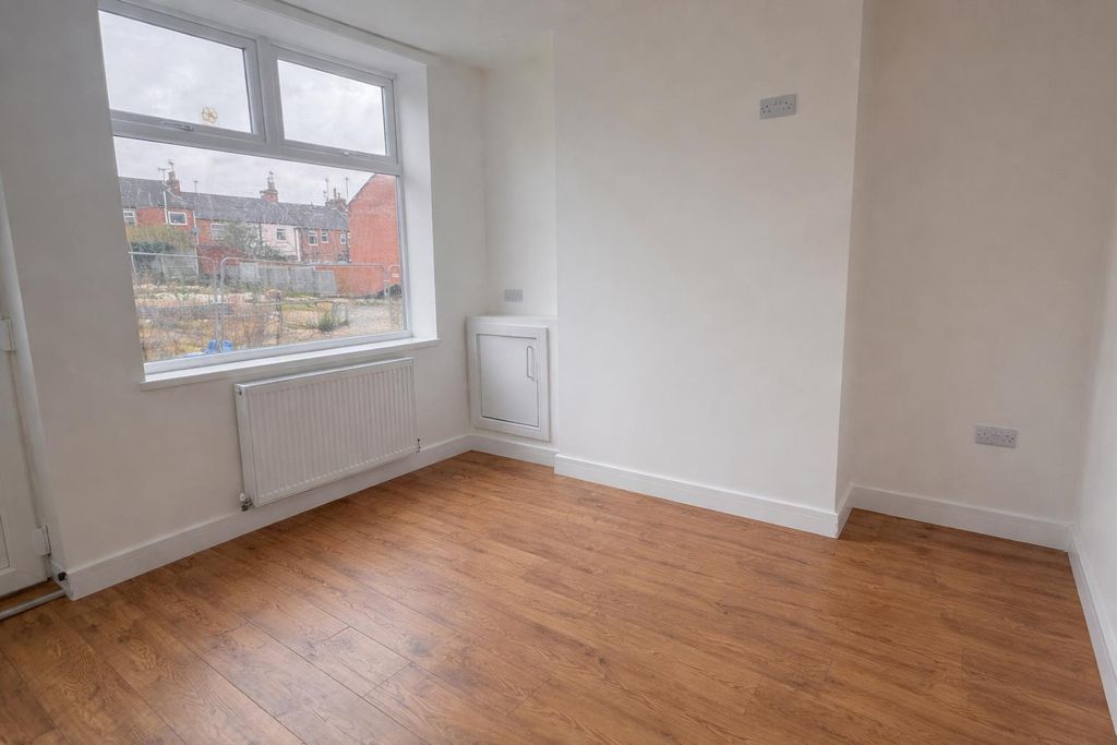 Property photo 2 of 9 590345A8-3D09-491E-B9B9-81Aecb4F165C.Png