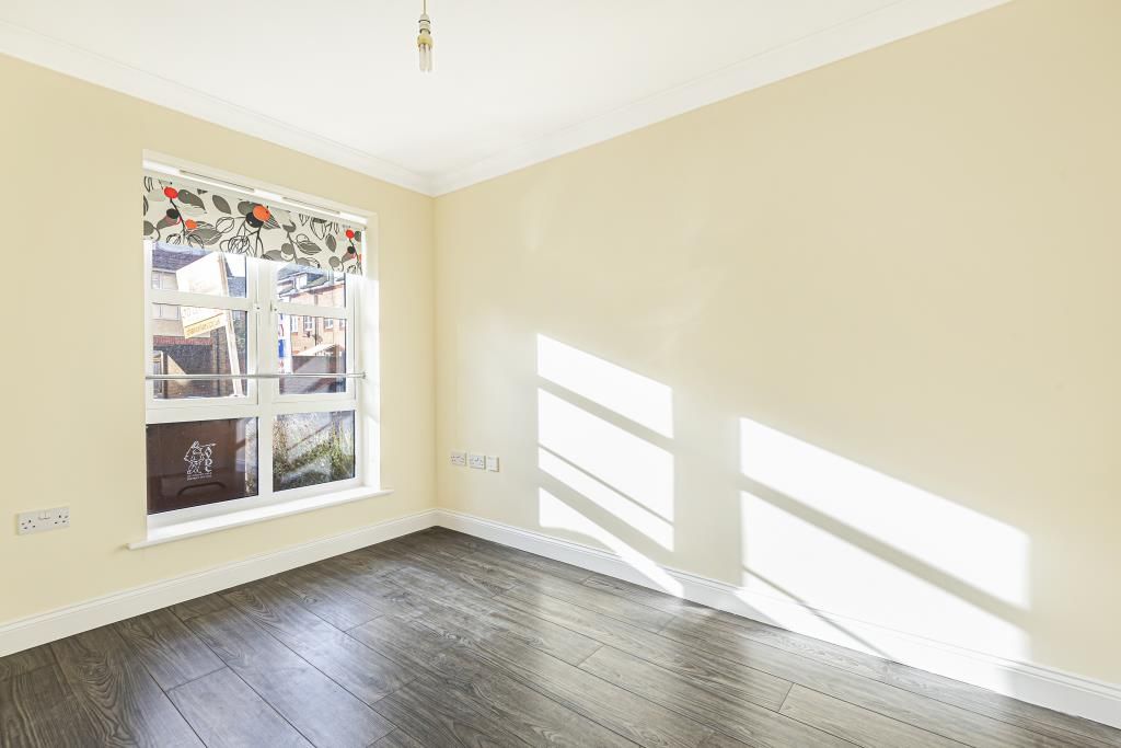 Property photo 3 of 10 Bedroom