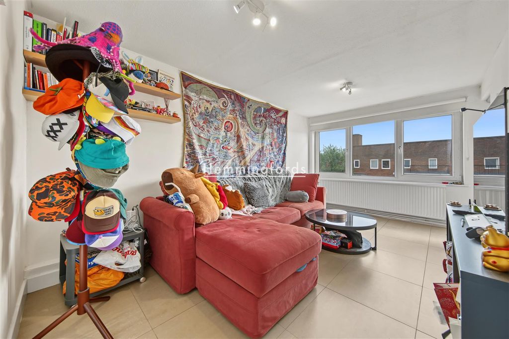 Property photo 1 of 14 Cowdenbeath Path, London N1-01.Jpg