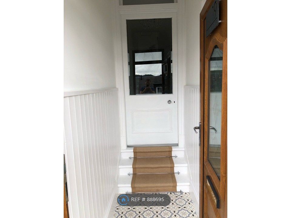 Property photo 2 of 25