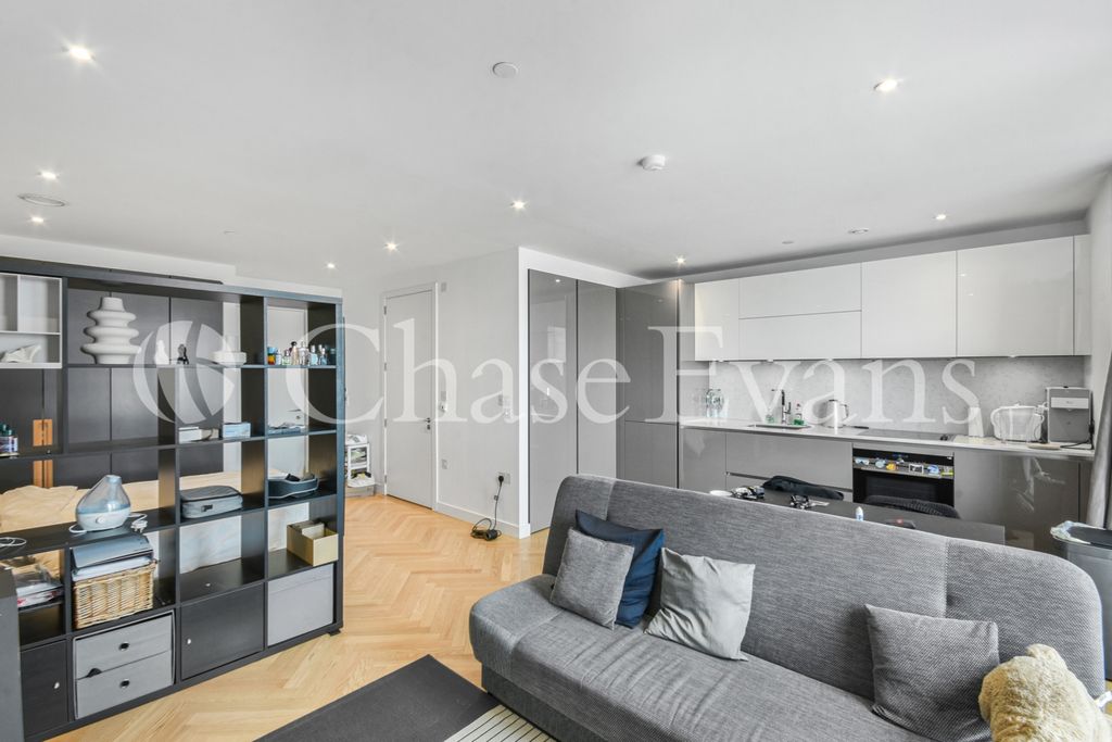 Property photo 3 of 13 Two Fifty One, Eleph