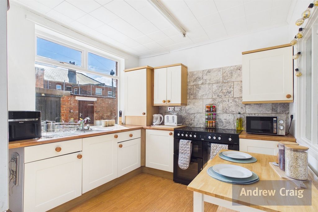 Property photo 2 of 13 Kitchen Diner