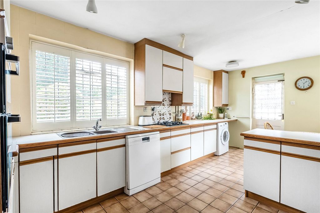 Property photo 2 of 16 Kitchen