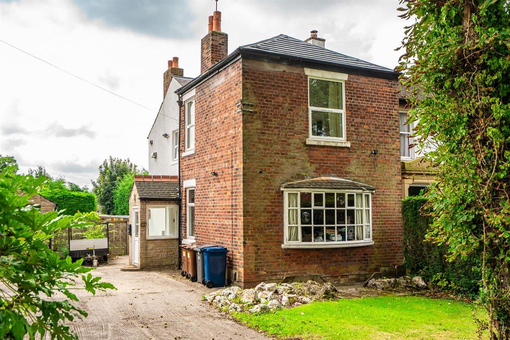 Property photo 1 of 13 Front External
