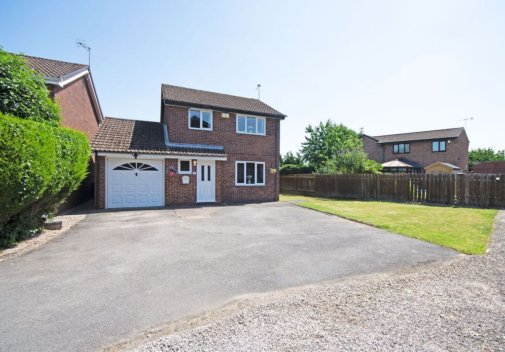Property photo 1 of 28