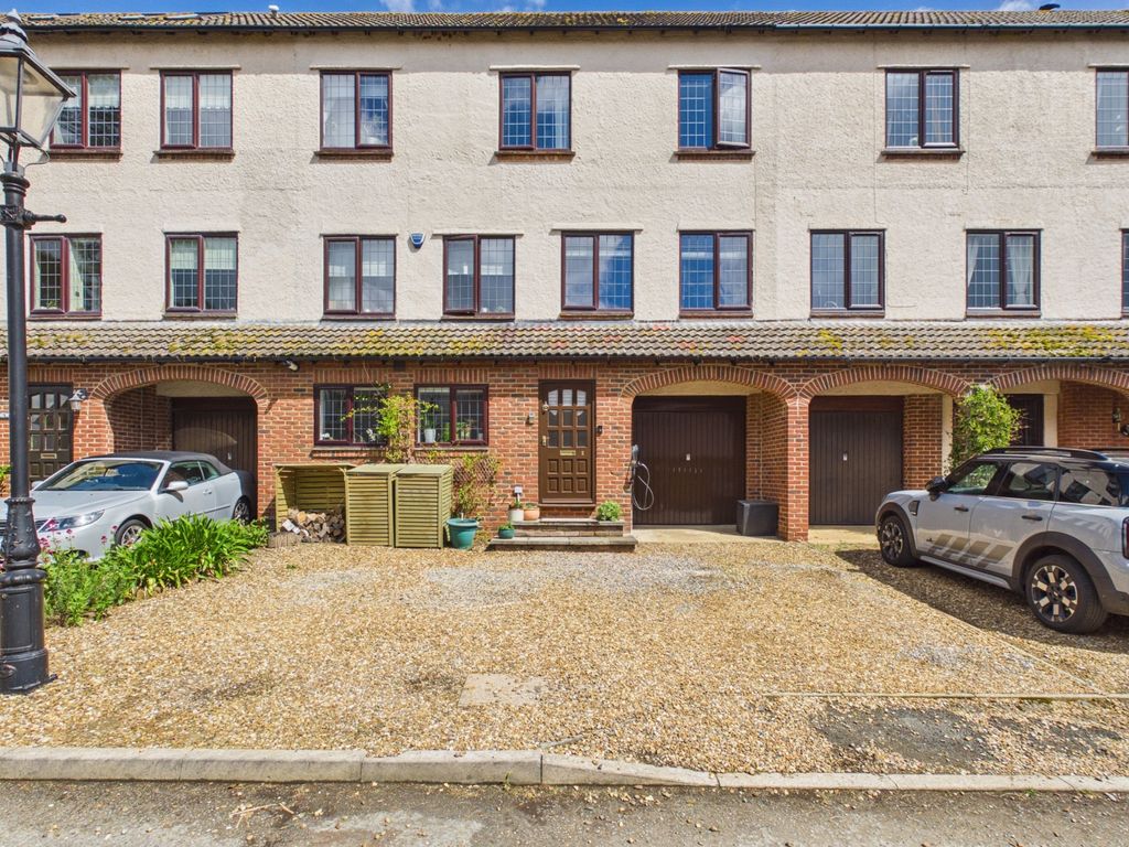Property photo 1 of 19 1. Cam04922G0-Pr0143-Still028