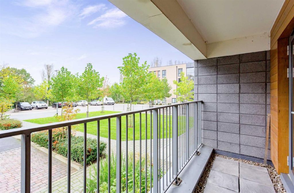 Property photo 2 of 10 Property-Photo-780