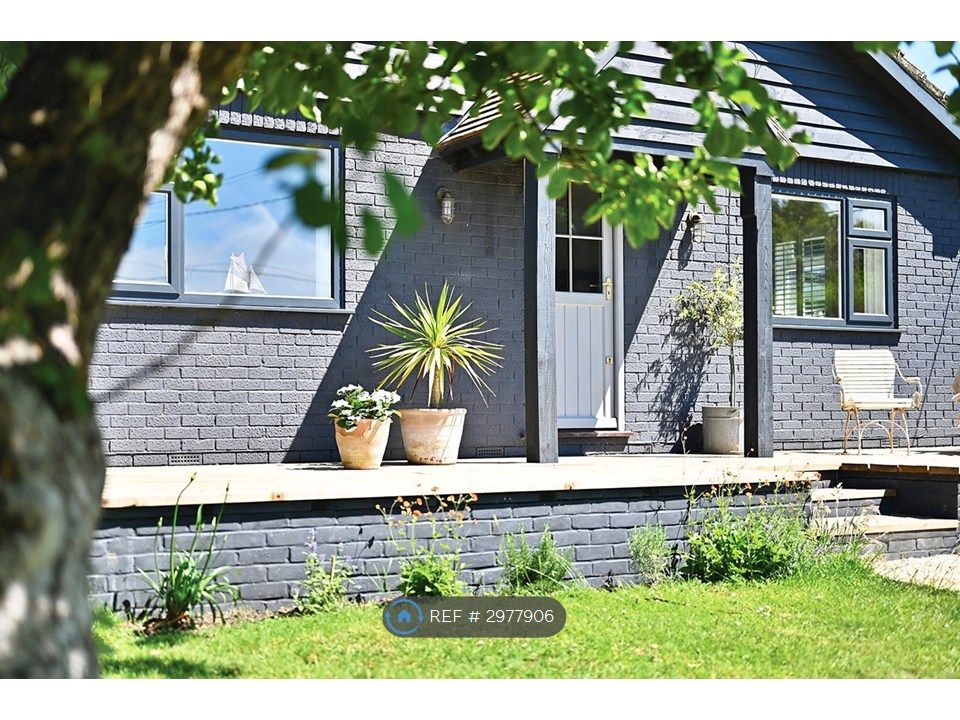 Property photo 2 of 33
