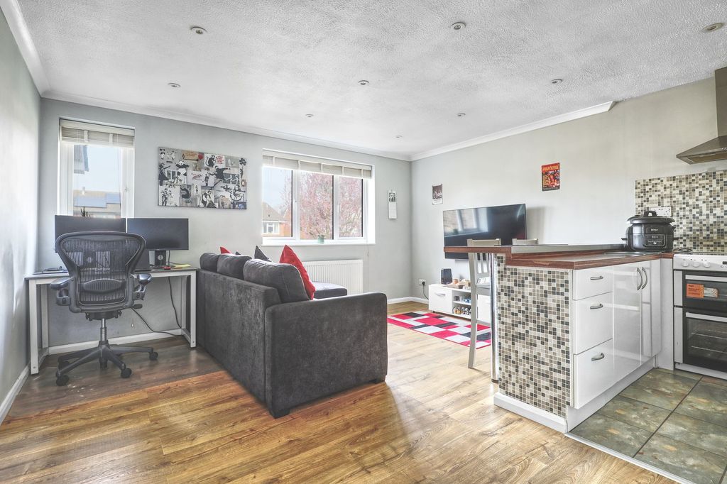 Property photo 2 of 5