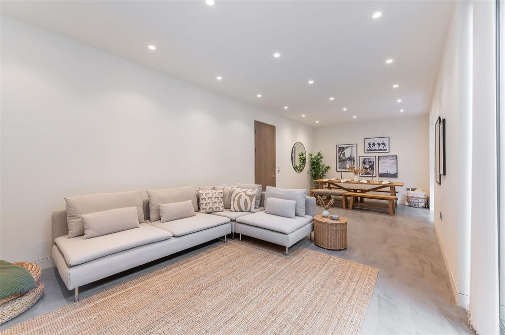 Property photo 2 of 11 2.Jpg