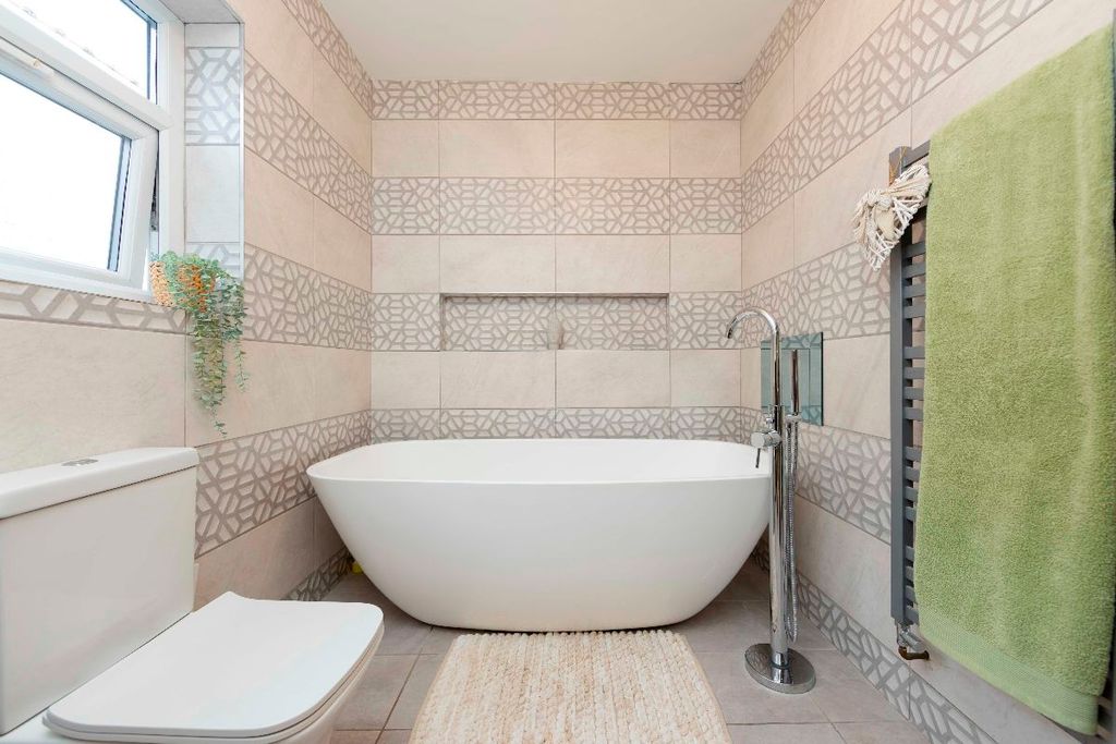 Property photo 2 of 35