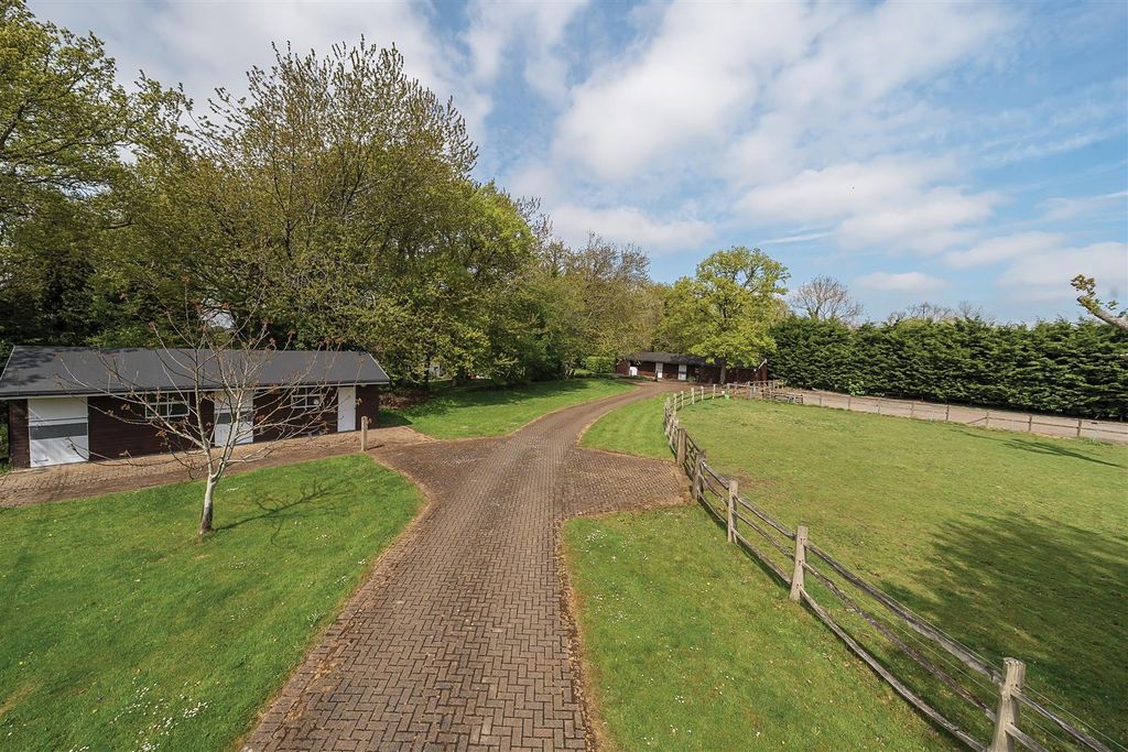 Property photo 3 of 34 Stables & Drive