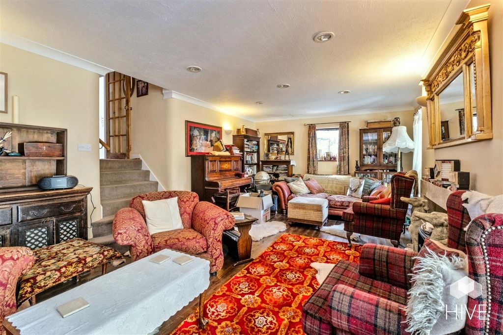 Property photo 2 of 26