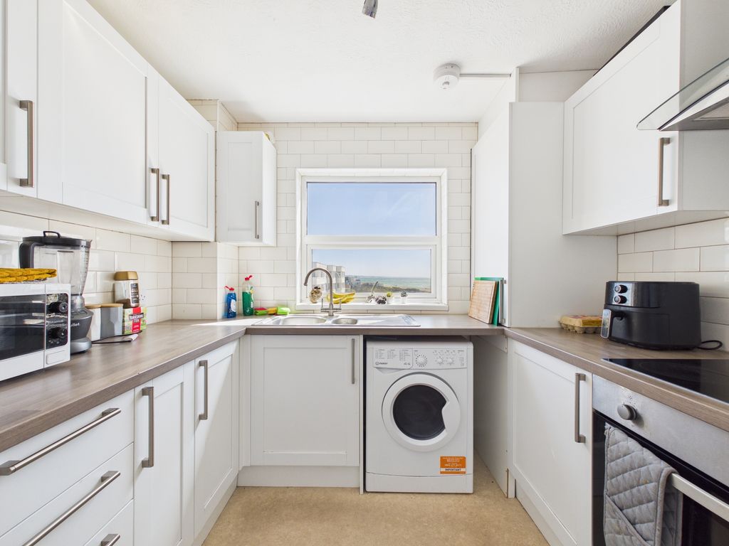 Property photo 2 of 7 Shared Kitchen