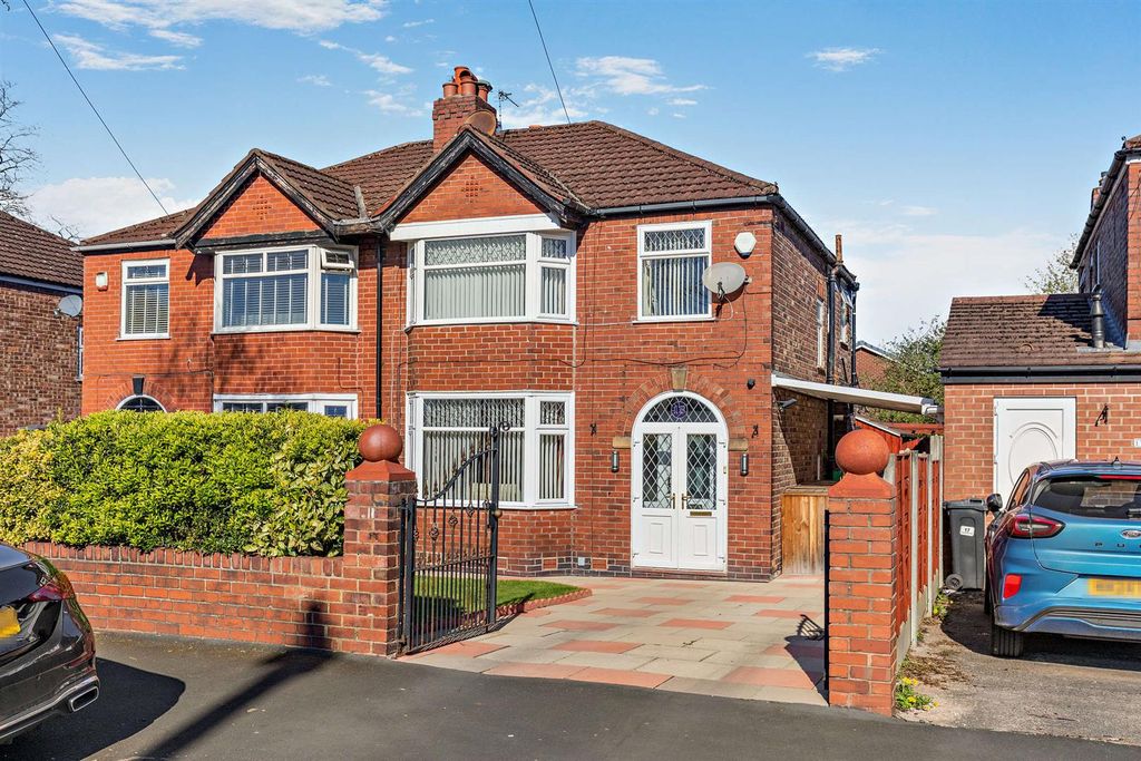 Property photo 1 of 14 8682987-Exterior04-800.Jpg