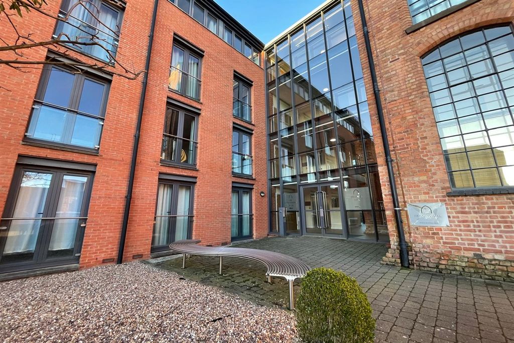 Property photo 1 of 12 (Main)