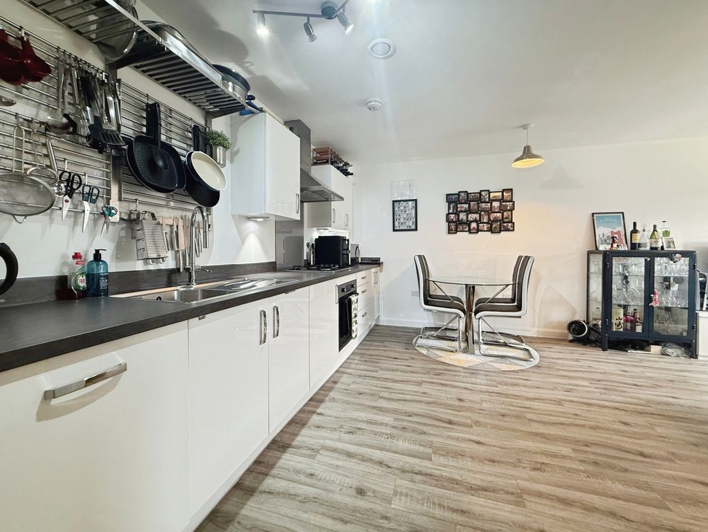 Property photo 2 of 12 Pbox-Img.Jpg