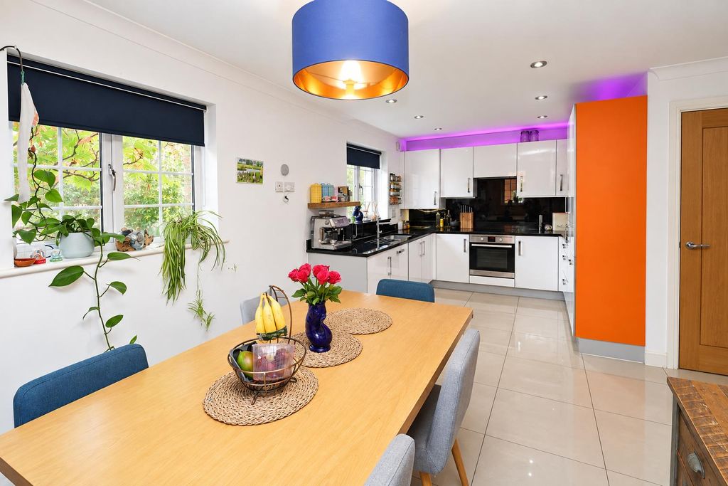 Property photo 2 of 19 Kitchen/Dining Room