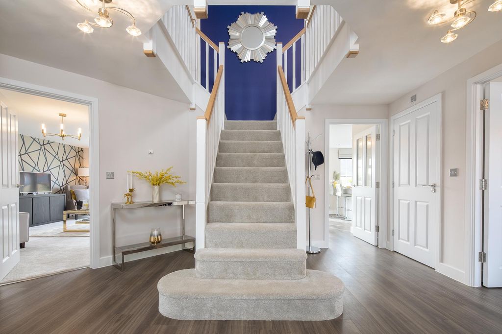 Property photo 1 of 9 Grand Hall