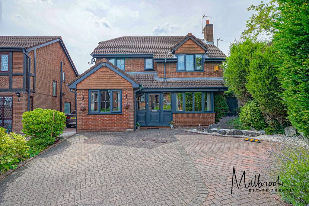 Property photo 1 of 32