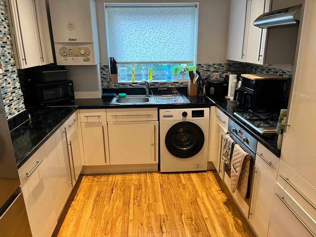 Property photo 2 of 6