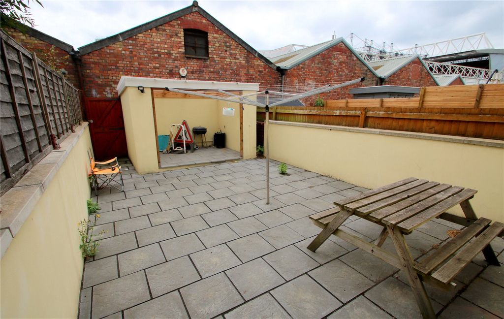 Property photo 2 of 6 Picture No. 05