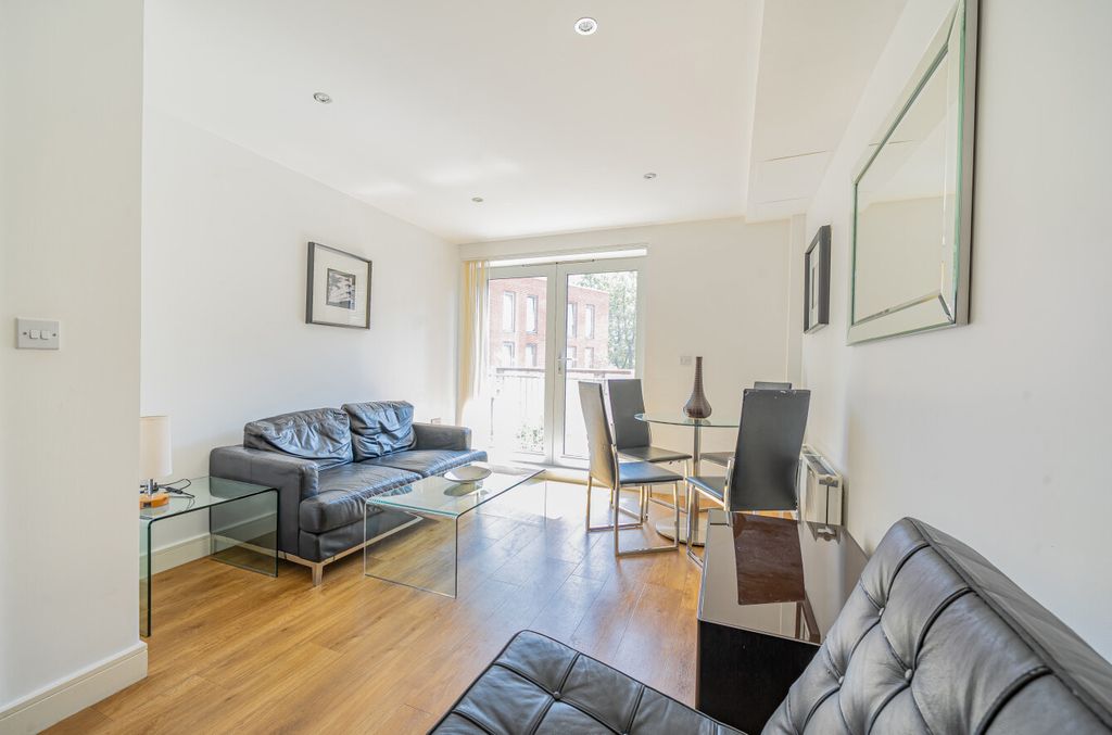 Property photo 2 of 16 1450590-15-69F0B9...