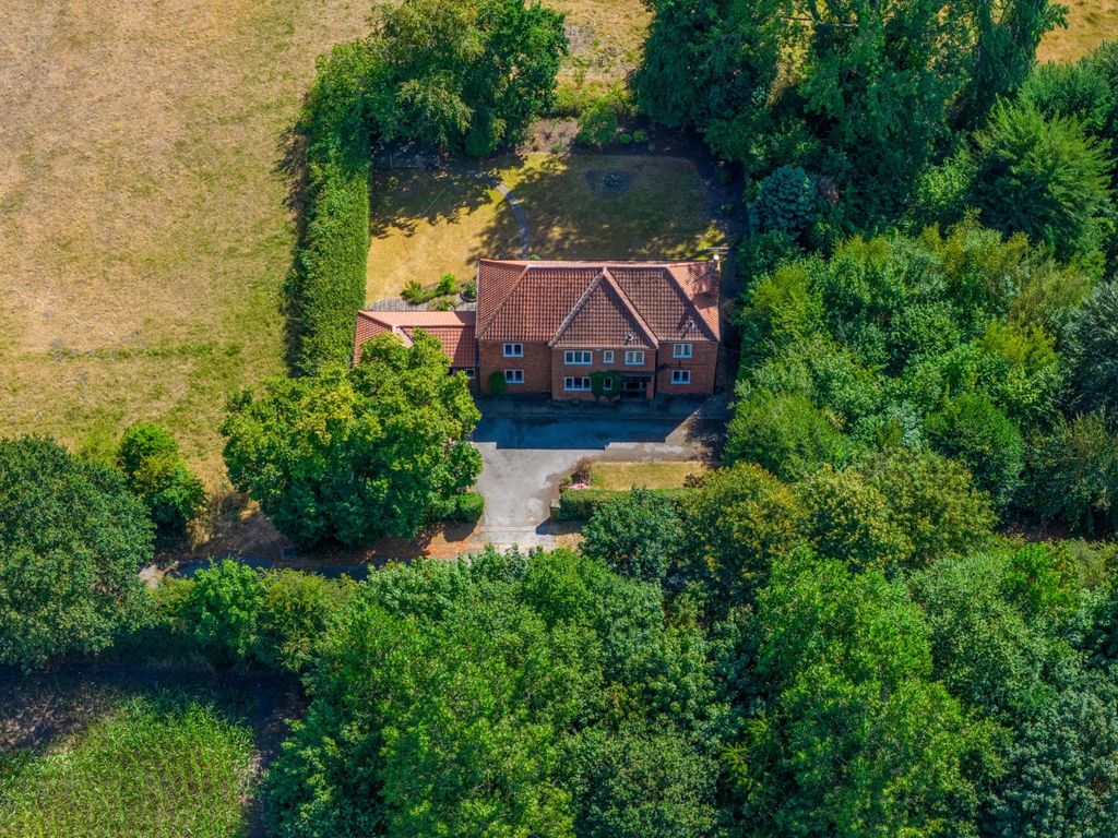 Property photo 3 of 32