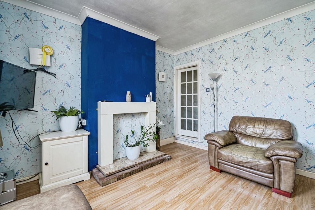 Property photo 3 of 16 Photo